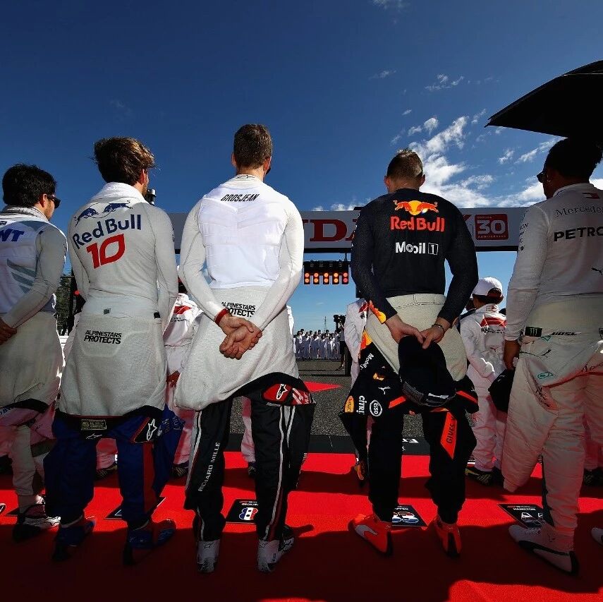 【F1日本站】汉密尔顿杆位夺冠 维斯塔潘杠上法拉利