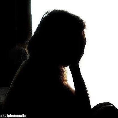 性侵两名儿童的少年犯只服刑3周就被释放，因为"他太脆弱了"